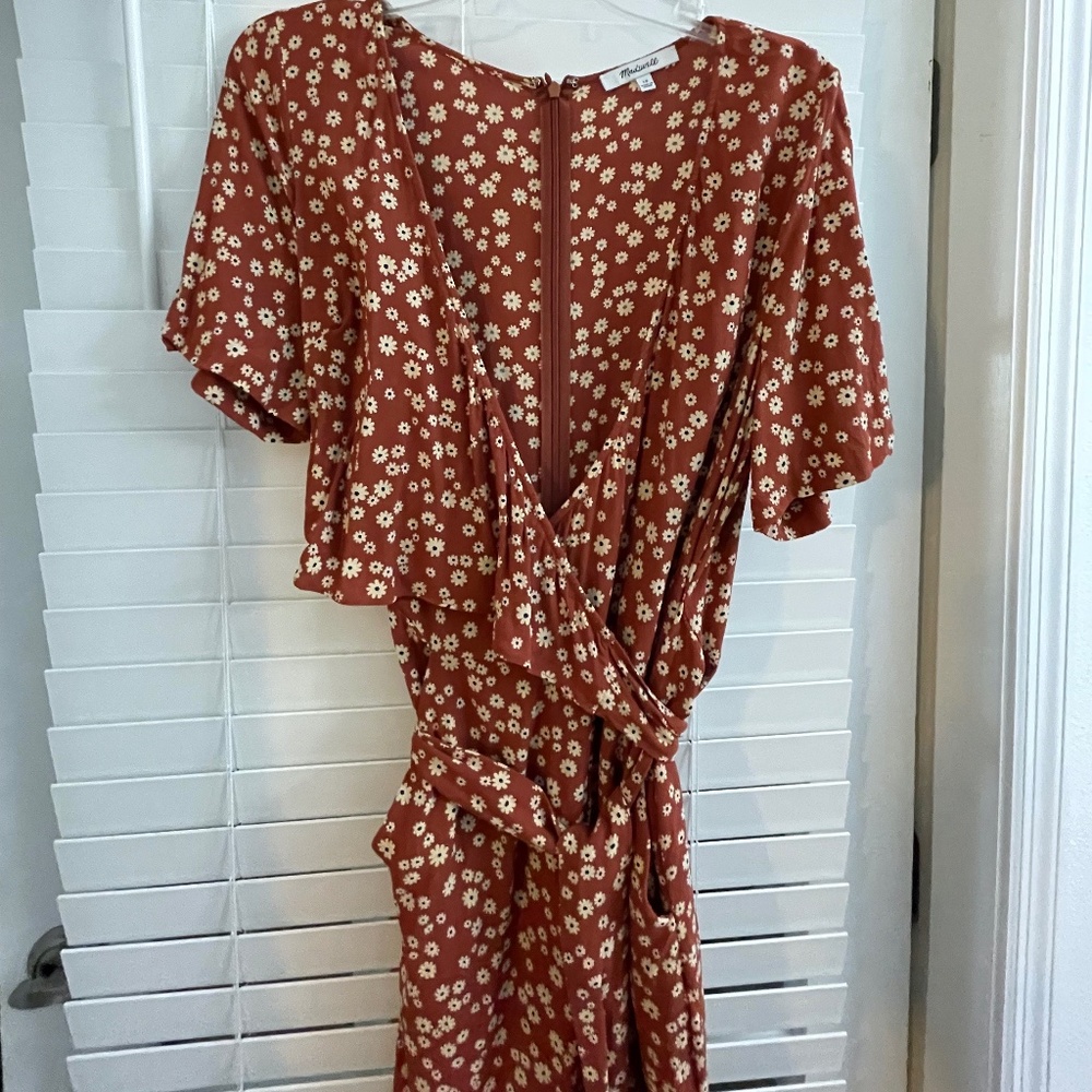 Madewell Women's Shorts Wrap Front Romper Jumper Size Medium Daisy Field Pattern